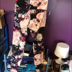 Old Navy Active Small Floral Leggings